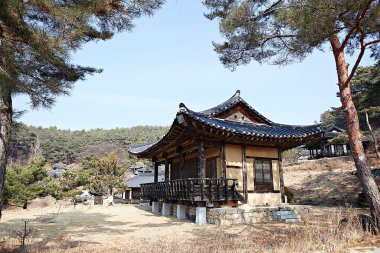 Eski evi koruyan bir köy..