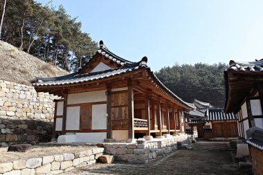 Eski evi koruyan bir köy..