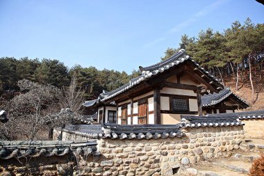 Eski evi koruyan bir köy..