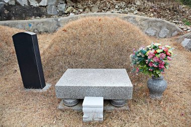  Kore 'de bir mezarlık..