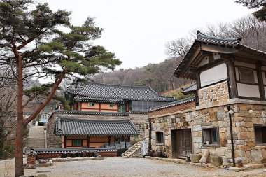  Bu bir Kore tapınağı.