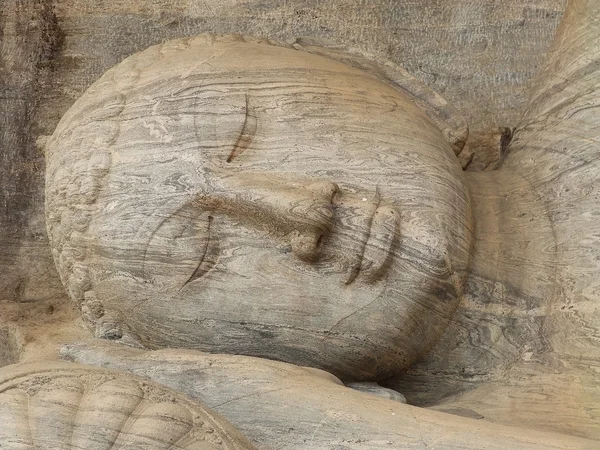 Giant statue of sleeping Buddha — Stock Photo, Image