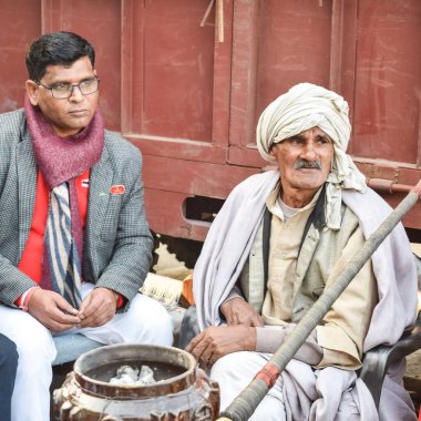 Gazipur, Delhi, Hindistan 25 Aralık 2020 - Punjab, Uttar Pradesh ve Uttarakhand 'den Hintli Sih ve Hindu Çiftçiler Delhi-UP sınırında protesto eylemi düzenlediler. Çiftçiler yeni çiftçi yasalarını protesto ediyorlar