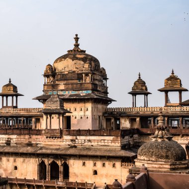 Orchha, Madhya Pradesh, Hindistan, Jahangir Mahal veya Orchha Sarayı Orchha 'da bulunan bir kale ve garnizondur. Madhya Pradesh. Hindistan, Hindistan Arkeolojik Siteleri