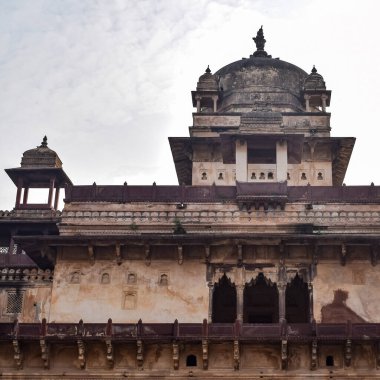 Orchha, Madhya Pradesh, Hindistan, Jahangir Mahal veya Orchha Sarayı Orchha 'da bulunan bir kale ve garnizondur. Madhya Pradesh. Hindistan, Hindistan Arkeolojik Siteleri