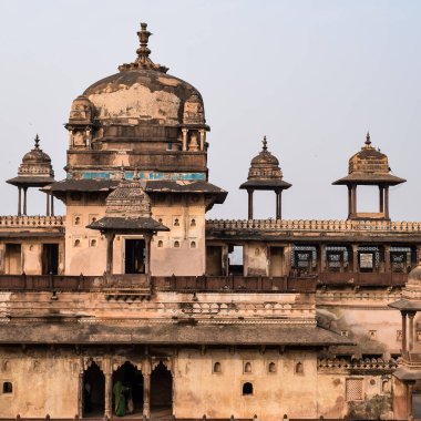 Orchha, Madhya Pradesh, Hindistan, Jahangir Mahal veya Orchha Sarayı Orchha 'da bulunan bir kale ve garnizondur. Madhya Pradesh. Hindistan, Hindistan Arkeolojik Siteleri