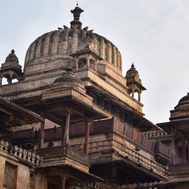 Orchha, Madhya Pradesh, Hindistan, Jahangir Mahal veya Orchha Sarayı Orchha 'da bulunan bir kale ve garnizondur. Madhya Pradesh. Hindistan, Hindistan Arkeolojik Siteleri