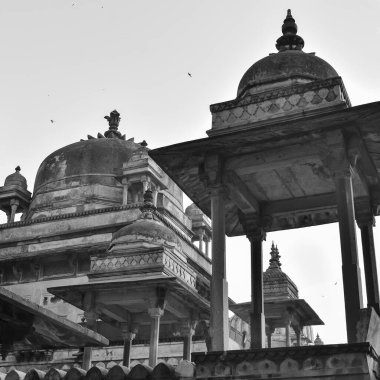 Orchha, Madhya Pradesh, Hindistan, Jahangir Mahal veya Orchha Sarayı Orchha 'da bulunan bir kale ve garnizondur. Madhya Pradesh. Hindistan, Hindistan Arkeolojik Alanı Siyah Beyaz