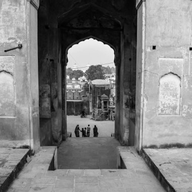 Orchha, Madhya Pradesh, Hindistan, Jahangir Mahal veya Orchha Sarayı Orchha 'da bulunan bir kale ve garnizondur. Madhya Pradesh. Hindistan, Hindistan Arkeolojik Alanı Siyah Beyaz