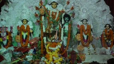 Tanrıça Durga, Hindistan 'ın en büyük Hindu festivali olan Güney Kolkata Durga Puja, Durga Puja Idol' a yakından bakıyor.