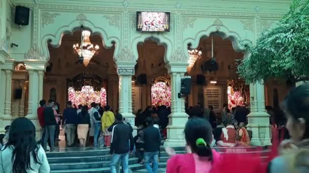 Vrindavan India Febrero 2022 Peregrinos Templo Iscon Durante Mes Sagrado — Vídeo de stock