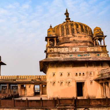 Orchha, Madhya Pradesh, Hindistan, Jahangir Mahal veya Orchha Sarayı Orchha 'da bulunan bir kale ve garnizondur. Madhya Pradesh. Hindistan, Hindistan Arkeolojik Siteleri