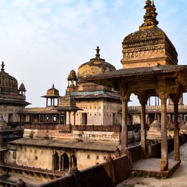 Orchha, Madhya Pradesh, Hindistan, Jahangir Mahal veya Orchha Sarayı Orchha 'da bulunan bir kale ve garnizondur. Madhya Pradesh. Hindistan, Hindistan Arkeolojik Siteleri