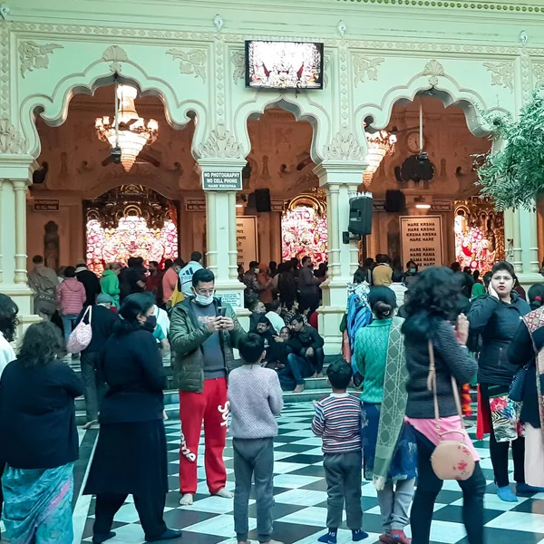 Vrindavan Índia Fevereiro 2022 Peregrinos Templo Iscon Durante Mês Sagrado — Fotografia de Stock