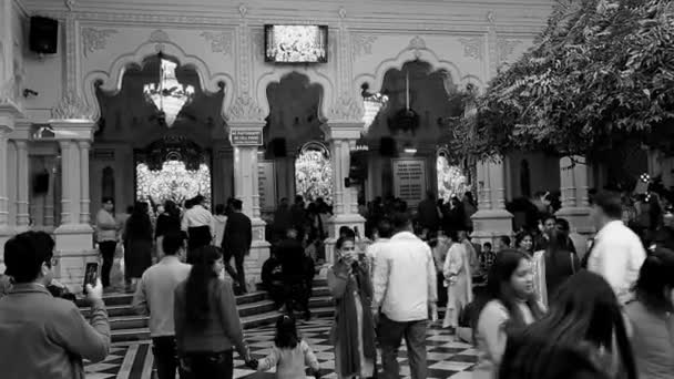 Вриндаван Индия Февраля 2022 Года Паломники Храме Искон Время Священного — стоковое видео