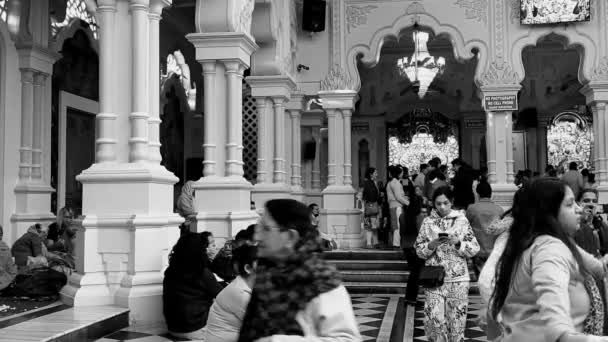 Вріндаван Індія Лютого 2022 Пілігрими Храмі Iscon Під Час Священного — стокове відео