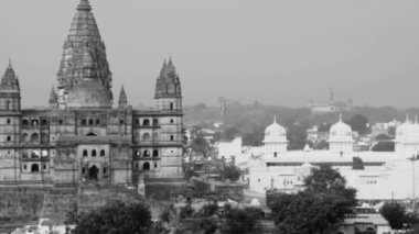 Orchha, Madhya Pradesh, Hindistan, Jahangir Mahal veya Orchha Sarayı Orchha 'da bulunan bir kale ve garnizondur. Madhya Pradesh. Hindistan, Hindistan Arkeolojik Alanı Siyah Beyaz