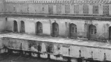 Orchha, Madhya Pradesh, Hindistan, Jahangir Mahal veya Orchha Sarayı Orchha 'da bulunan bir kale ve garnizondur. Madhya Pradesh. Hindistan, Hindistan Arkeolojik Alanı Siyah Beyaz