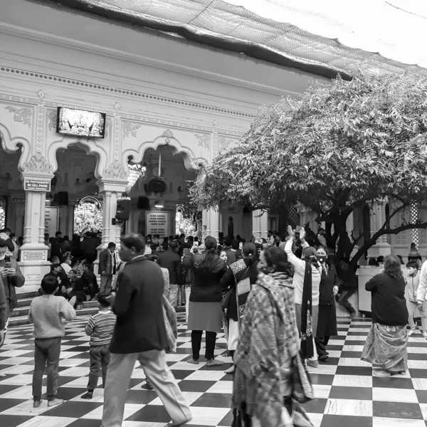 Vrindavan Índia Fevereiro 2022 Peregrinos Templo Iscon Durante Mês Sagrado — Fotografia de Stock