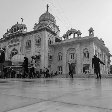 Gurdwara Bangla Sahib Sih Gurudwara, Bangla Sahib Gurudwara Yeni Delhi, Hindistan, Sih Cemaati gurudwara Bangla Sahib görünümlü Siyah ve Beyaz