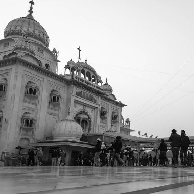 Gurdwara Bangla Sahib Sih Gurudwara, Bangla Sahib Gurudwara Yeni Delhi, Hindistan, Sih Cemaati gurudwara Bangla Sahib görünümlü Siyah ve Beyaz