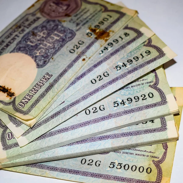 Old One Rupee Anteckningar Kombineras Bordet Indien Pengar Roterande Bordet — Stockfoto