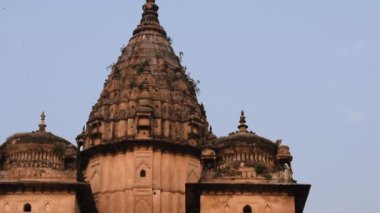 Orchha, Madhya Pradesh, Hindistan, Orchha kayıp şehir Hindistan, Hindistan arkeolojik siteleri Kraliyet Cenotapları (Chhatris) Sabah Görüşü