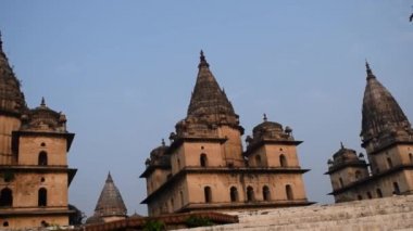 Orchha, Madhya Pradesh, Hindistan, Orchha kayıp şehir Hindistan, Hindistan arkeolojik siteleri Kraliyet Cenotapları (Chhatris) Sabah Görüşü