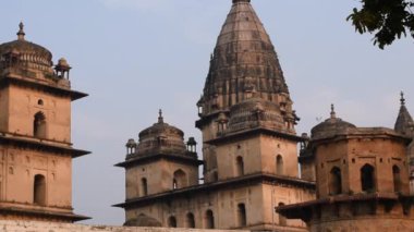 Orchha, Madhya Pradesh, Hindistan, Orchha kayıp şehir Hindistan, Hindistan arkeolojik siteleri Kraliyet Cenotapları (Chhatris) Sabah Görüşü
