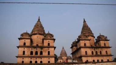 Orchha, Madhya Pradesh, Hindistan, Orchha kayıp şehir Hindistan, Hindistan arkeolojik siteleri Kraliyet Cenotapları (Chhatris) Sabah Görüşü