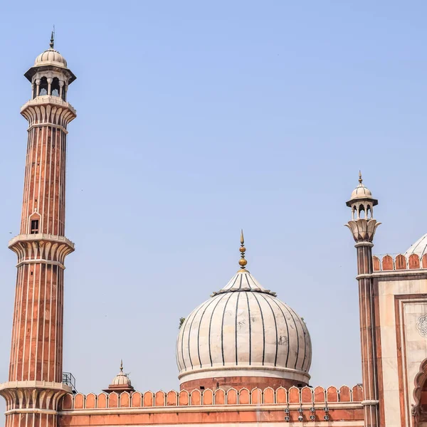 Delhi 'deki Büyük Cuma Camii' nin (Jama Mescid) muhteşem mimarisi Ramzan mevsiminde, Hindistan 'ın en önemli camii, Jama Mescidi Camii, Eski Delhi 6, Hindistan