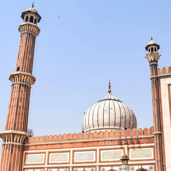 Delhi 'deki Büyük Cuma Camii' nin (Jama Mescid) muhteşem mimarisi Ramzan mevsiminde, Hindistan 'ın en önemli camii, Jama Mescidi Camii, Eski Delhi 6, Hindistan