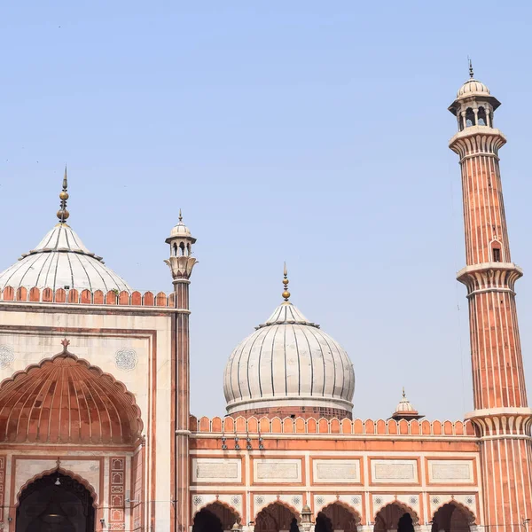 Delhi 'deki Büyük Cuma Camii' nin (Jama Mescid) muhteşem mimarisi Ramzan mevsiminde, Hindistan 'ın en önemli camii, Jama Mescidi Camii, Eski Delhi 6, Hindistan