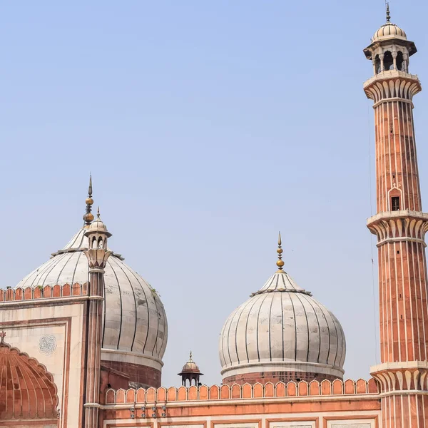 Delhi 'deki Büyük Cuma Camii' nin (Jama Mescid) muhteşem mimarisi Ramzan mevsiminde, Hindistan 'ın en önemli camii, Jama Mescidi Camii, Eski Delhi 6, Hindistan