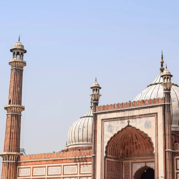 Delhi 'deki Büyük Cuma Camii' nin (Jama Mescid) muhteşem mimarisi Ramzan mevsiminde, Hindistan 'ın en önemli camii, Jama Mescidi Camii, Eski Delhi 6, Hindistan