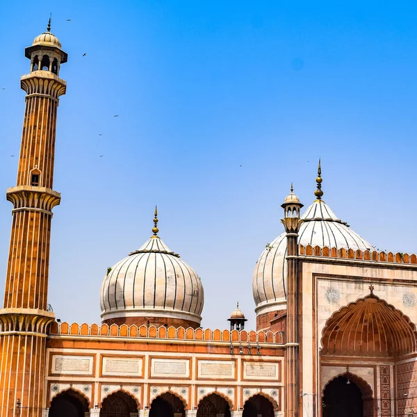 Delhi 'deki Büyük Cuma Camii' nin (Jama Mescid) muhteşem mimarisi Ramzan mevsiminde, Hindistan 'ın en önemli camii, Jama Mescidi Camii, Eski Delhi 6, Hindistan