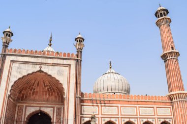 Delhi 'deki Büyük Cuma Camii' nin (Jama Mescid) muhteşem mimarisi Ramzan mevsiminde, Hindistan 'ın en önemli camii, Jama Mescidi Camii, Eski Delhi 6, Hindistan