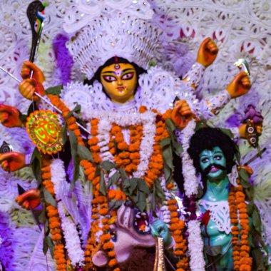 Tanrıça Durga, Hindistan 'ın en büyük Hindu Navratri festivali olan Güney Kolkata Durga Puja, Durga Puja Idol' a yakından bakıyor.