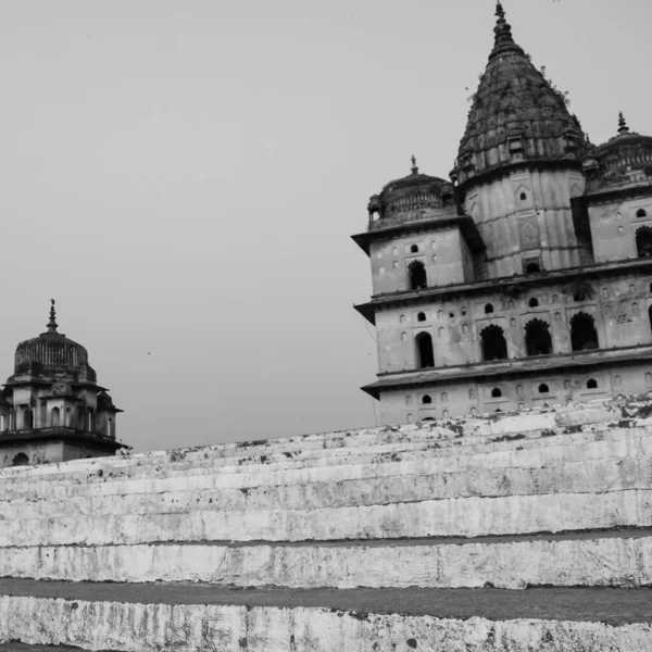 位于印度中央邦Orchha 印度失踪城市Orchha 印度考古遗址Black White的皇家半人马座 Chhatris — 图库照片