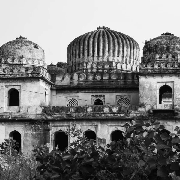 位于印度中央邦Orchha 印度失踪城市Orchha 印度考古遗址Black White的皇家半人马座 Chhatris — 图库照片