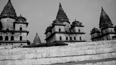 Orchha, Madhya Pradesh, Hindistan, Orchha kayıp şehir Hindistan, Hindistan arkeolojik siteleri Kraliyet Cenotapları 'nın Sabah Görüşü