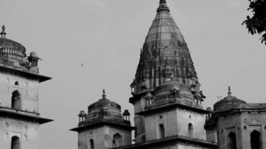 Orchha, Madhya Pradesh, Hindistan, Orchha kayıp şehir Hindistan, Hindistan arkeolojik siteleri Kraliyet Cenotapları 'nın Sabah Görüşü