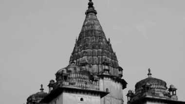 Orchha, Madhya Pradesh, Hindistan, Orchha kayıp şehir Hindistan, Hindistan arkeolojik siteleri Kraliyet Cenotapları 'nın Sabah Görüşü