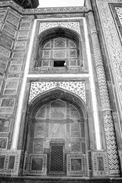 Architecture at The Taj Mahal is an ivory-white marble mausoleum on the south bank of the Yamuna river in the Indian city of Agra, Uttar Pradesh, Taj Mahal, Agra, Uttar Pradesh, India, Black & White