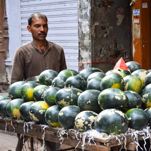 인도의 2022 델리의 시장에서 주인이나 노점상을 — 스톡 사진