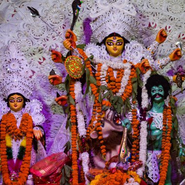 Tanrıça Durga, Hindistan 'ın en büyük Hindu Navratri festivali olan Güney Kolkata Durga Puja, Durga Puja Idol' a yakından bakıyor.