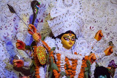 Tanrıça Durga, Hindistan 'ın en büyük Hindu Navratri festivali olan Güney Kolkata Durga Puja, Durga Puja Idol' a yakından bakıyor.