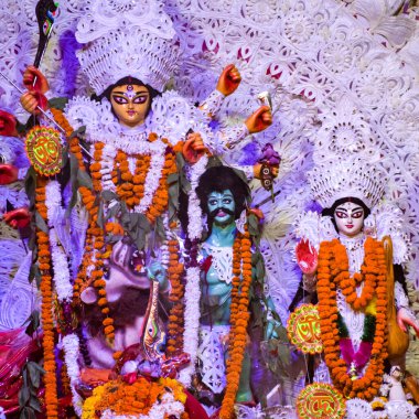 Tanrıça Durga, Hindistan 'ın en büyük Hindu Navratri festivali olan Güney Kolkata Durga Puja, Durga Puja Idol' a yakından bakıyor.