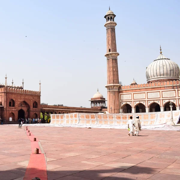 Delhi India April 2022 Unidentified Indian Tourists Visiting Jama Masjid — стокове фото