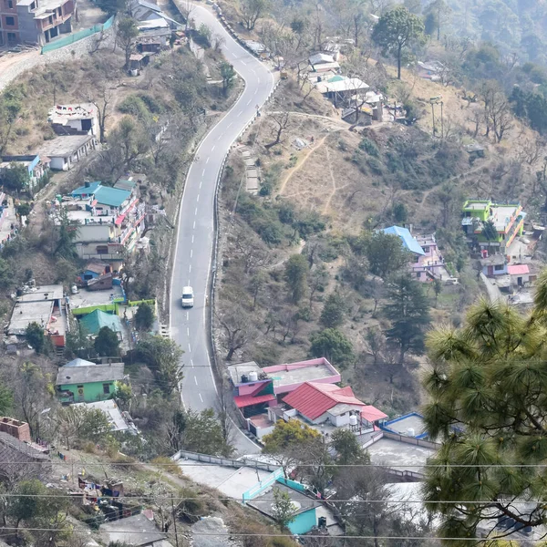 Luftaufnahme Von Fahrzeugen Die Auf Gebirgsstraßen Nainital Uttarakhand Indien Fahren — Stockfoto
